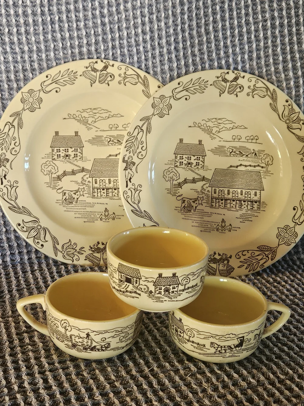 Yellow Ceramic Dinnerware Set with Farmhouse Scene - 5-Piece